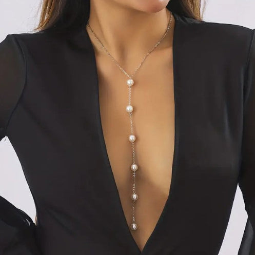 PikkohukeseketigaYkujulinekaelakeeehtednaistele5