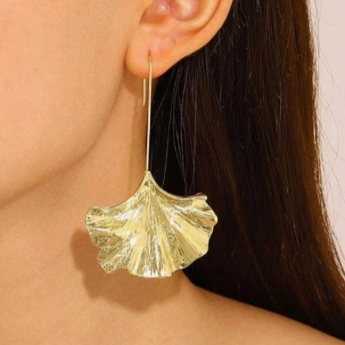 Ginko_leaf_earing_kuldne_1