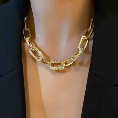 Laikuldnekettlargechain ILUMINALLA